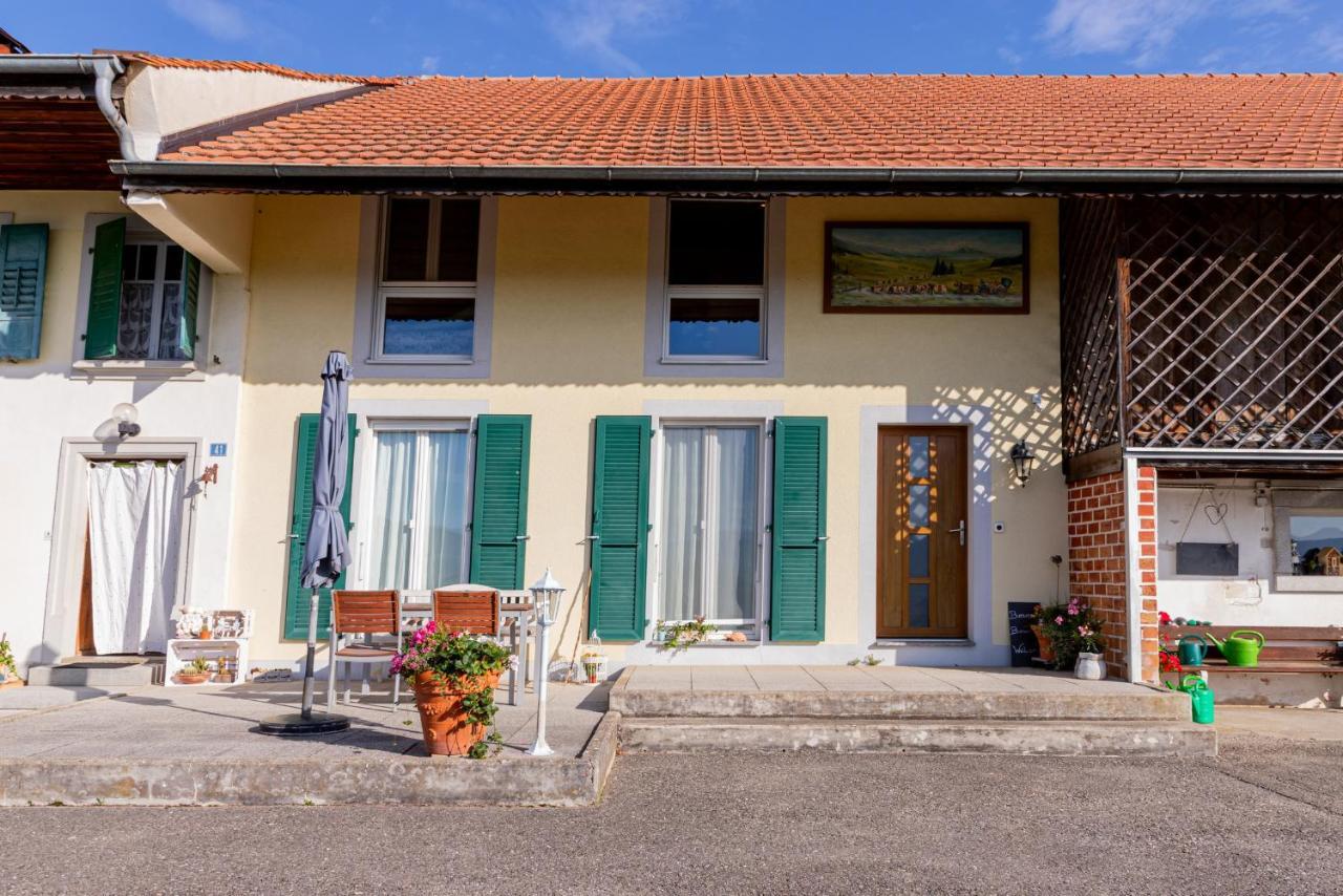 Villa La Belle Ferme Cottens  Esterno foto